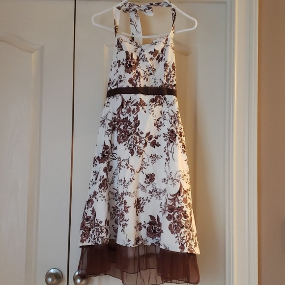 Pura Vida Dresses & Skirts - Beautify around the neck tie dress